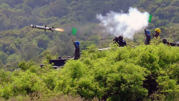 Taiwanese soldiers launch a US-made Javelin missile during the annual Han Guang life-fire drill in southern Pingtung on August 25, 2016 Taiwanese soldiers launch a US-made Javelin missile during the annual Han Guang life-fire drill in southern Pingtung on August 25, 2016 - Sputnik International