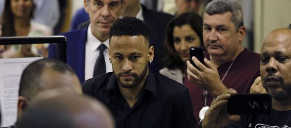 Brazilian soccer player Neymar leaves police headquarters in Rio de Janeiro, Brazil, Thursday, June 6, 2019. Neymar went to the headquarters in an investigation linked to a woman’s rape allegation against him Brazilian soccer player Neymar leaves police headquarters in Rio de Janeiro, Brazil, Thursday, June 6, 2019. Neymar went to the headquarters in an investigation linked to a woman’s rape allegation against him - Sputnik International