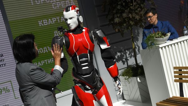 Robot Pythagoras at the 2019 St. Petersburg International Economic Forum (SPIEF)  - Sputnik International