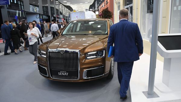 Russian Aurus Senat sedan on SPIEF 2019 - Sputnik International
