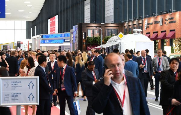 Golden Aurus, Educational Robots and VR: Most Unusual Stands at the SPIEF Golden Aurus, Educational Robots and VR: Most Unusual Stands at the SPIEF - Sputnik International