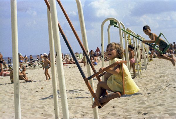 Beaches, Sunshine & Swimsuit-Clad Girls: What Soviet-Era Vacation Looked Like Beaches, Sunshine & Swimsuit-Clad Girls: What Soviet-Era Vacation Looked Like - Sputnik International