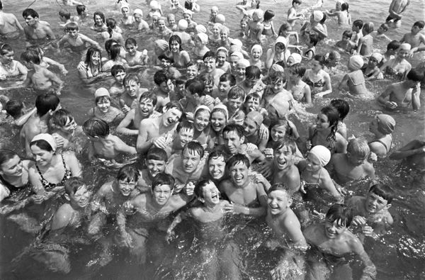 Beaches, Sunshine & Swimsuit-Clad Girls: What Soviet-Era Vacation Looked Like Beaches, Sunshine & Swimsuit-Clad Girls: What Soviet-Era Vacation Looked Like - Sputnik International