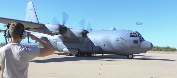An EC-130H Compass Call prepares to take off to execute the first training mission with an upgraded cockpit acquired via the avionic viability program at Davis-Monthan Air Force Base - Sputnik International