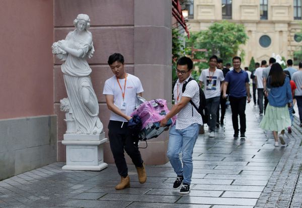 Rare Look Inside Chinese Tech Giant Huawei's New Ox Horn Campus Rare Look Inside Chinese Tech Giant Huawei's New Ox Horn Campus - Sputnik International