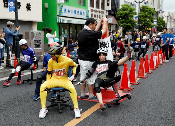 A racer crushes during ISU-1 Hanyu Grand Prix, while taking part in the office chair race ISU-1 Grand Prix series, in Hanyu, north of Tokyo, Japan, June 9, 2019.   - Sputnik International