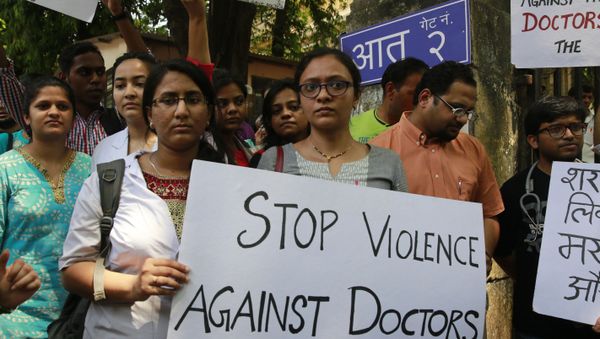 Indian doctors hold placard outside the King Edward Memorial hospital during a protest in Mumbai, India (File) Indian doctors hold placard outside the King Edward Memorial hospital during a protest in Mumbai, India (File) - Sputnik International