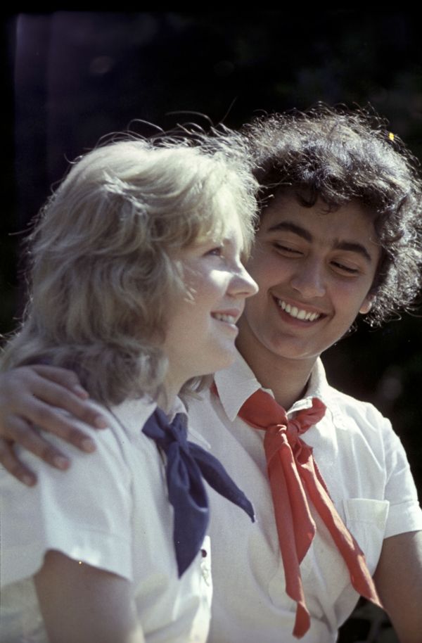 The Artek All-Union Pioneer Camp in Crimea (now the Artek International Children's Centre). Suriya Dadasheva from Azerbaijan and Laila Larsen from Norway. - Sputnik International