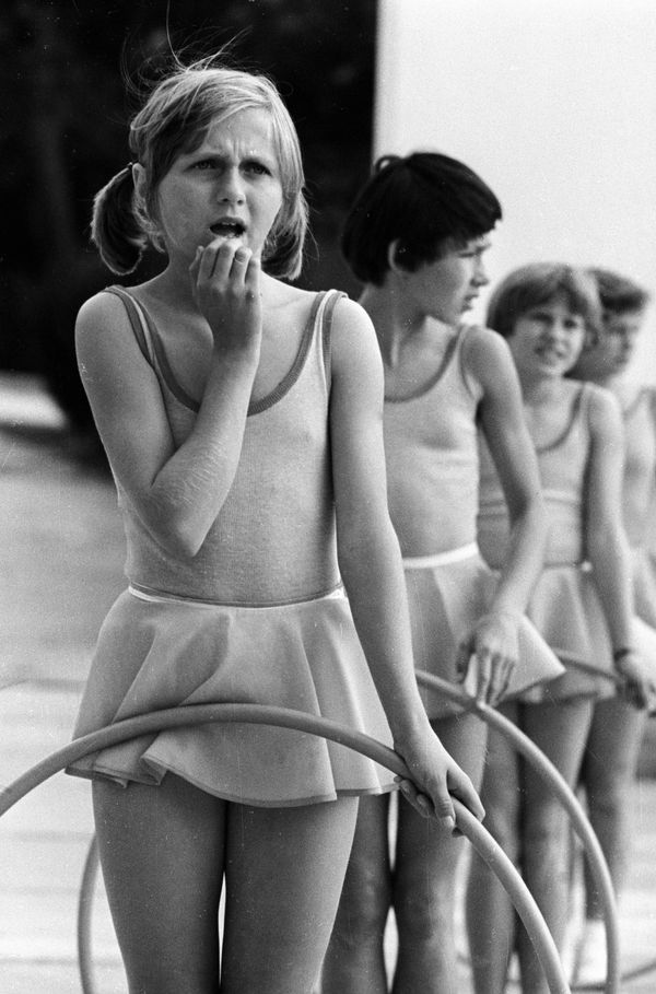Girls from the Artek pioneer camp before their performance at the all-union children's sports games Starts of Hope. - Sputnik International