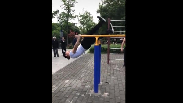 Man walks on air - Sputnik International
