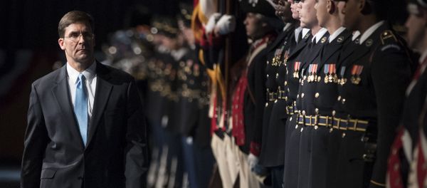 23rd Secretary of the Army, Mark Esper, left, inspects the troop at Conmy Hall, Joint Base Myer-Henderson Hall, Va. Friday, Jan. 5, 2018, during a full honor arrival ceremony in his honor. (AP Photo/Carolyn Kaster) - Sputnik International