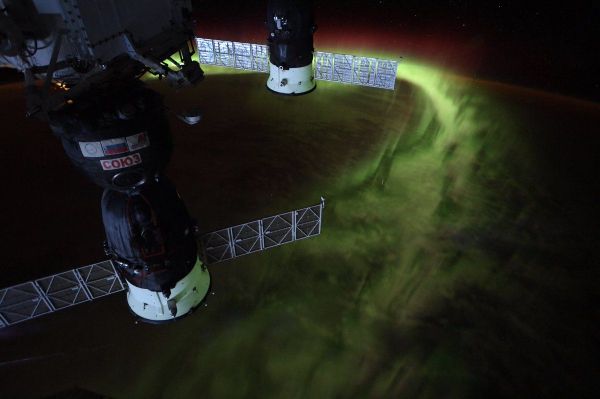 NASA Astronaut Presents Pictures of the Southern Lights Captured From Space Station NASA Astronaut Presents Pictures of the Southern Lights Captured From Space Station - Sputnik International