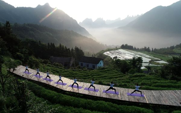 Yoga Enthusiasts in China Yoga Enthusiasts in China - Sputnik International
