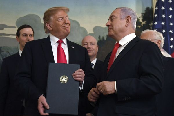 Trump Reportedly Wants Both Netanyahu and Gantz to Work on 'Deal of the Century' - Sputnik International