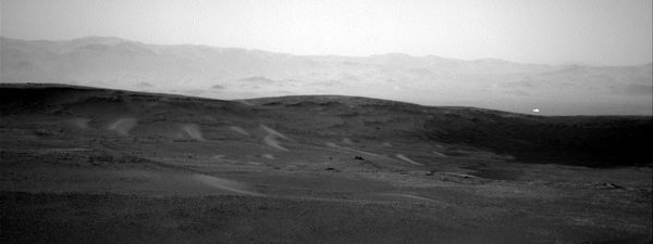 Mysteries of the Red Planet: NASA Rover Spots Enigmatic White Light on Martian Surface (PHOTO) Mysteries of the Red Planet: NASA Rover Spots Enigmatic White Light on Martian Surface (PHOTO) - Sputnik International