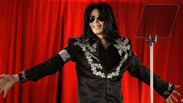 US singer Michael Jackson announces that he is set to play ten live concerts at the London O2 Arena in July, which he announced at a press conference at the London O2 Arena, Thursday, March 5, 2009. The singer also stated that this would be his final performances in London. - Sputnik International
