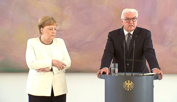 German Newspaper Suggests People 'Shut Up' and Stop Discussing Merkel's Health German Newspaper Suggests People 'Shut Up' and Stop Discussing Merkel's Health - Sputnik International