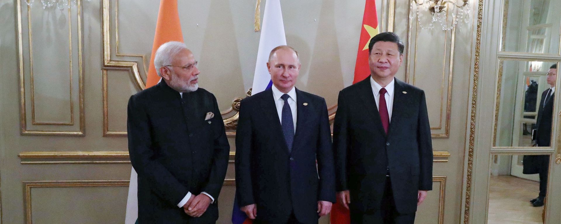 November 30, 2018. President Vladimir Putin, Prime Minister of India Narendra Modi, left, and President of China Xi Jinping, right, during a meeting on the sidelines of the G20 summit in Buenos Aires November 30, 2018. President Vladimir Putin, Prime Minister of India Narendra Modi, left, and President of China Xi Jinping, right, during a meeting on the sidelines of the G20 summit in Buenos Aires - Sputnik International, 1920, 31.08.2025