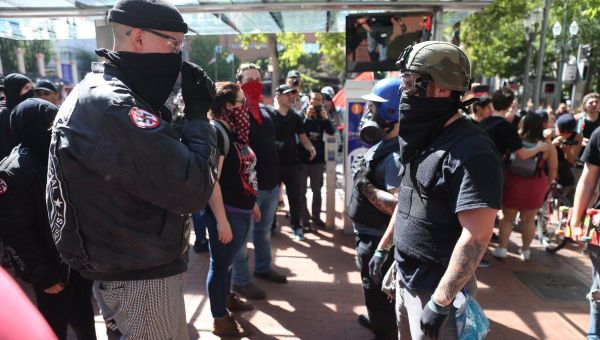 Antifa, Conservative Protests in Portland Turn Violent, Assaulting Police Officers  - Sputnik International