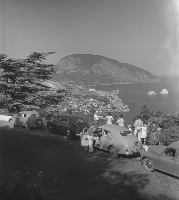 Ladies' Hats, Gymnastics on the Beach and Gagarin: A Look Back at Soviet Crimea Ladies' Hats, Gymnastics on the Beach and Gagarin: A Look Back at Soviet Crimea - Sputnik International