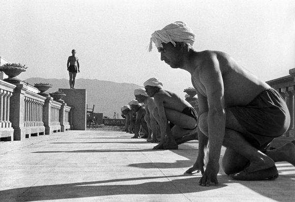 Ladies' Hats, Gymnastics on the Beach and Gagarin: A Look Back at Soviet Crimea Ladies' Hats, Gymnastics on the Beach and Gagarin: A Look Back at Soviet Crimea - Sputnik International