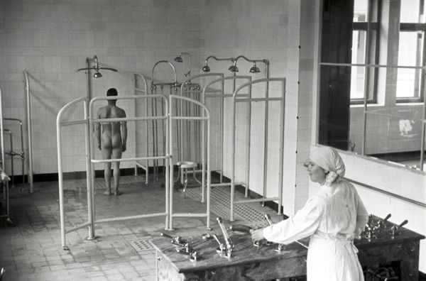 Ladies' Hats, Gymnastics on the Beach and Gagarin: A Look Back at Soviet Crimea Ladies' Hats, Gymnastics on the Beach and Gagarin: A Look Back at Soviet Crimea - Sputnik International