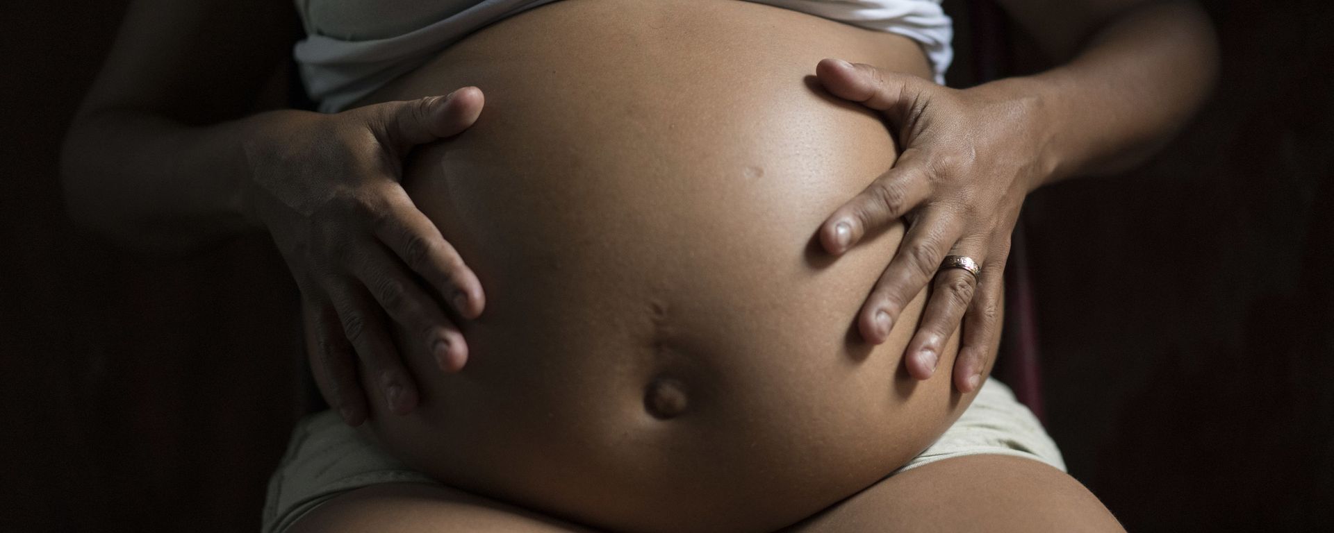 A heavily pregnant woman - Sputnik International, 1920, 22.08.2022