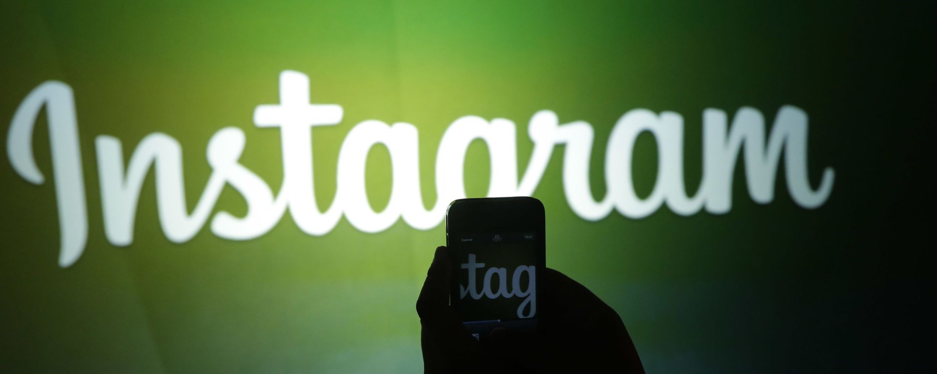 A journalist makes a video of the Instagram logo using the new video feature at Facebook headquarters in Menlo Park, Calif., Thursday, June 20, 2013 A journalist makes a video of the Instagram logo using the new video feature at Facebook headquarters in Menlo Park, Calif., Thursday, June 20, 2013 - Sputnik International, 1920, 27.09.2021