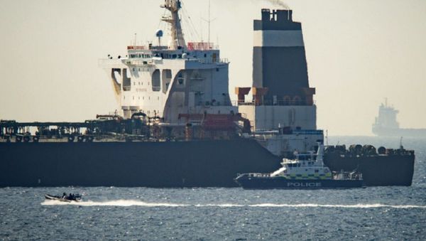 A view of the Grace 1 super tanker i near a Royal Marine patrol vessel in the British territory of Gibraltar, Thursday, July 4, 2019 - Sputnik International