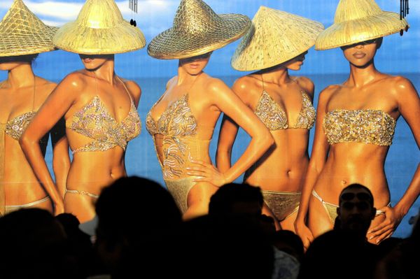 Presentation of the Kingfisher Swimsuit Special  Australia 2006 calendar - Sputnik International
