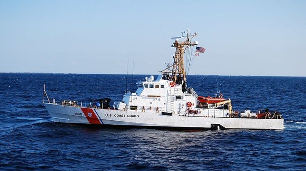 US Coast Guard Cutter Knight Island (WPB-1348), an Island-class patrol boat - Sputnik International
