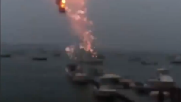 Lightning Bolt Strikes US Sailboat, Sends Sparks Flying - Sputnik International