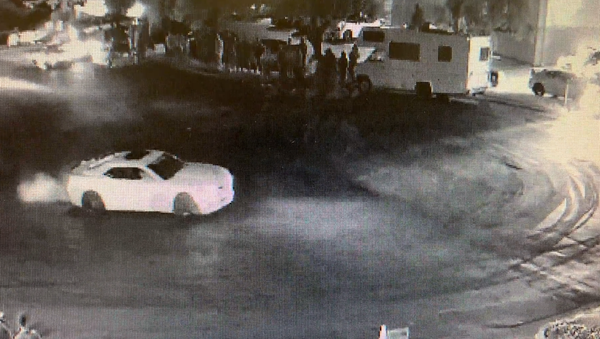 US Street Racers Flee Scene After Beating, Robbing Elderly Man - Sputnik International