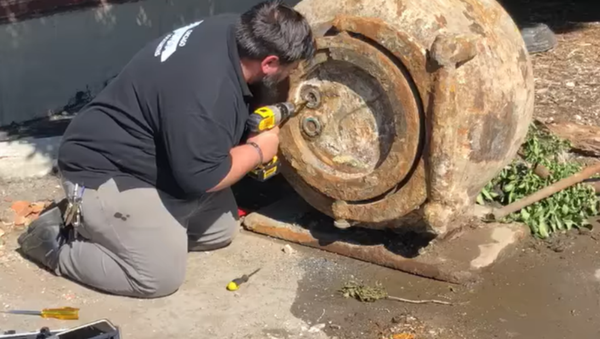 Mysterious, Massive Safe Unearthed in Parking Lot of US Synagogue - Sputnik International