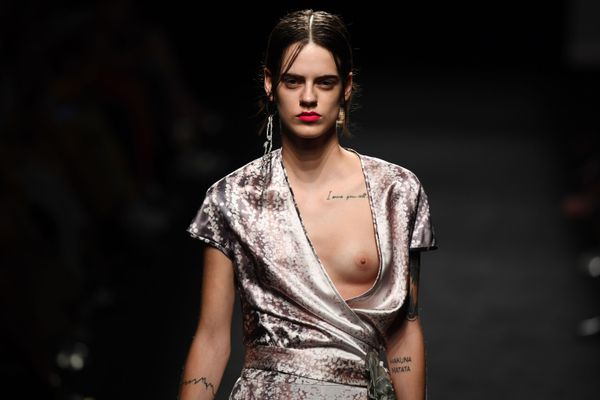 A model presents a creation from Spanish designer Marcos Luengo's Spring/Summer 2020 collection during the Mercedes Benz Fashion Week in Madrid on July 10, 2019.  - Sputnik International