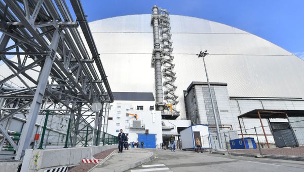 New Protective Sarcophagus for Chernobyl Power Plant's 4 Reactor - Sputnik International