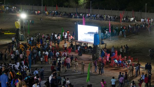 Spectators leave a viewing gallery after India's second lunar mission, Chandrayaan-2, was called off, in Sriharikota, India, July 15, 2019 Spectators leave a viewing gallery after India's second lunar mission, Chandrayaan-2, was called off, in Sriharikota, India, July 15, 2019 - Sputnik International
