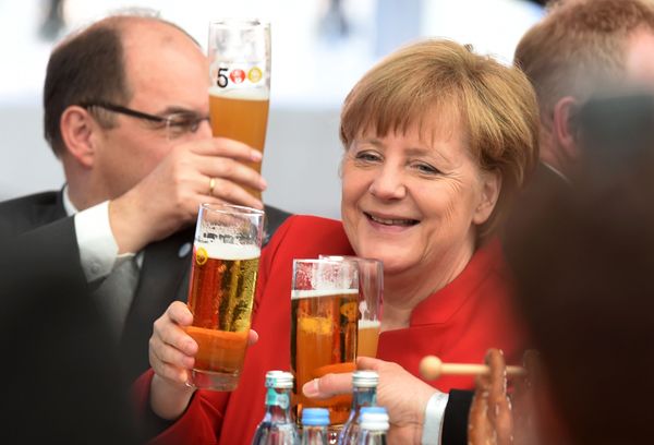 German MP Calls For Merkel's Medical Examination Amid Rumours About Alleged Alcoholism - Sputnik International