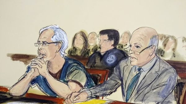  Jeffrey Epstein, left, and his attorney Martin Weinberg listen during a bail hearing in federal court - Sputnik International