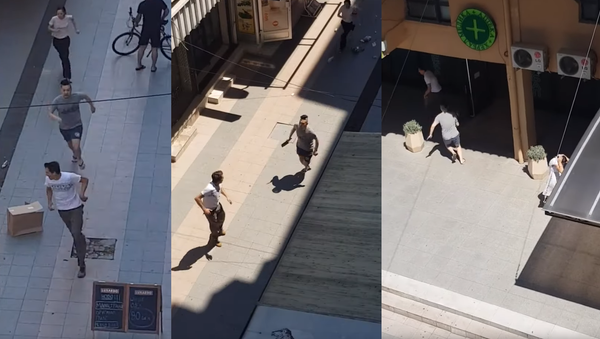 Cleaver-Wielding Vendor Chases Down Man Who Spit in His Food - Sputnik International