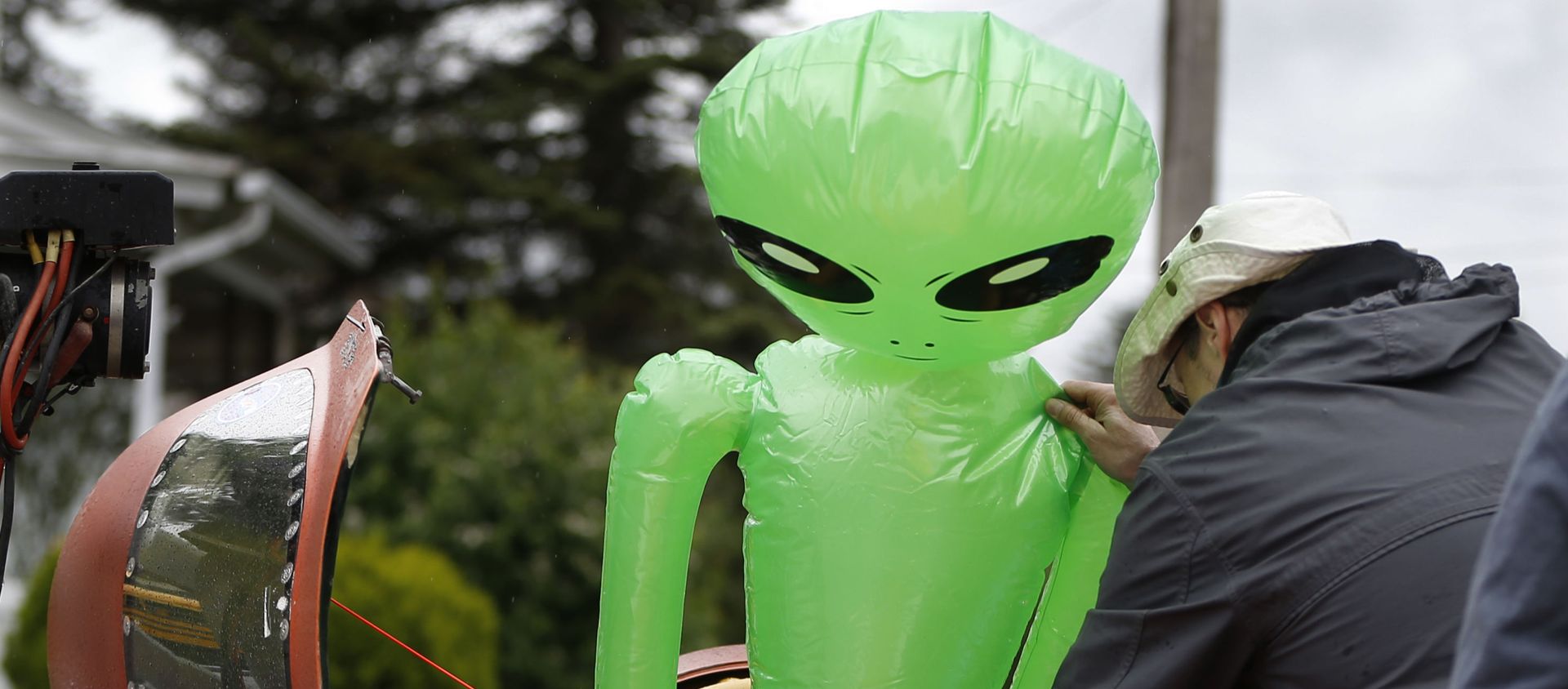 An inflatable extraterrerial alien toy - Sputnik International, 1920, 06.02.2021