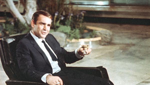 Actor Sean Connery is shown during filming the James Bond movie You Only Live Twice - Sputnik International