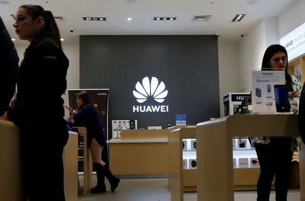 Huawei Hopes US to Allow Company to Continue Using Android on Smartphones Huawei Hopes US to Allow Company to Continue Using Android on Smartphones - Sputnik International