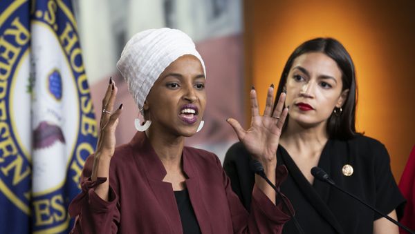 Ilhan Omar and Alexandria Ocasio-Cortez - Sputnik International
