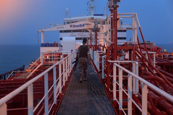 Iran's Seizure of Tanker Prompts Shipping Industry to Mull Ditching UK-Flagged Vessels for China - Sputnik International