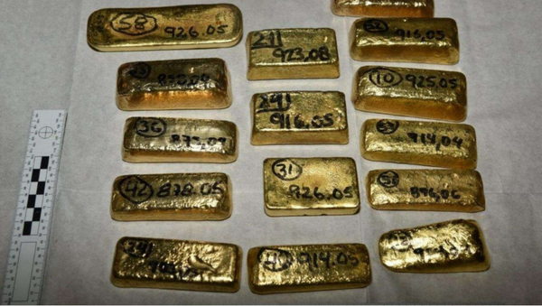 Officials Seize Nearly $5 Million in Gold Bars at UK’s Heathrow Airport - Sputnik International