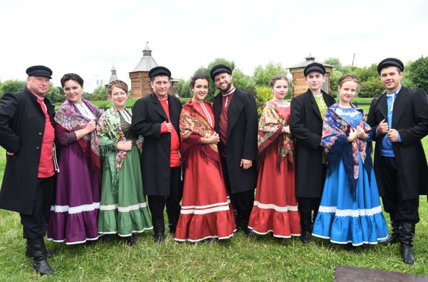 Participants of the Russian Field festival of Slavic art in Moscow wearing national Russian costumes. Participants of the Russian Field festival of Slavic art in Moscow wearing national Russian costumes. - Sputnik International