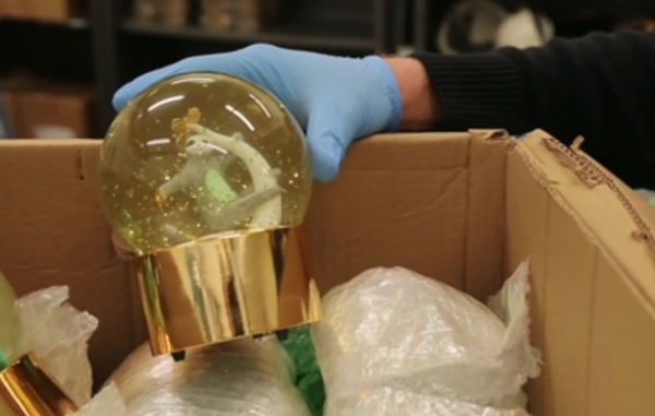 Australian Border Force Seize 15 Snow Globes Containing Liquid Meth (Photos) - Sputnik International