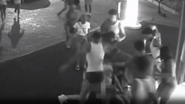 Police Search For Teens Who Beat Adults Outside DC Hotel  - Sputnik International