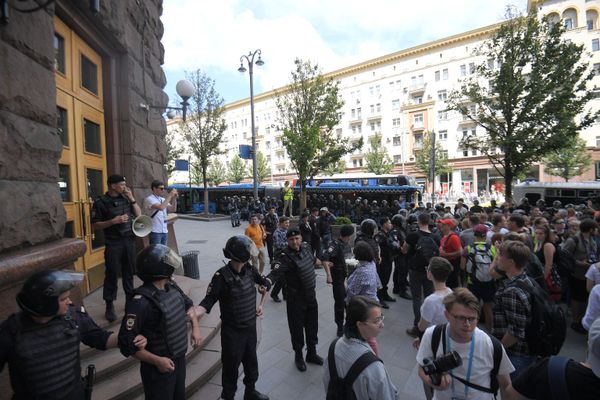 Russian Opposition Figure Navalny Taken to Hospital - Sputnik International